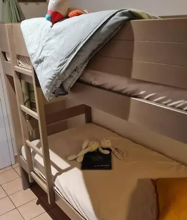 Lägenhet A 2 Pas De La De : 2 A 4 Hotes. Perros-Guirec